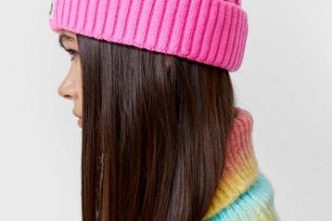 Fes dama de iarna tricotat cu model torsade Roz fluorescent