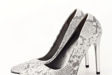 Pantofi dama eleganti stiletto cu toc subtire cu imprimeu de sarpe si sclipici Selina Argintii