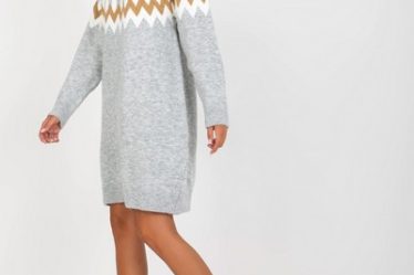 Rochie de iarna tricotata tip pulover cu maneci lungi cu guler si model grafic Fashionhunters RUE PARIS Gri