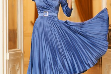 Rochie Marisol bleu cu fusta plisata si curea in talie